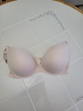 Womans Victoria's Secret/ Pink Smooth Light Blush Bra